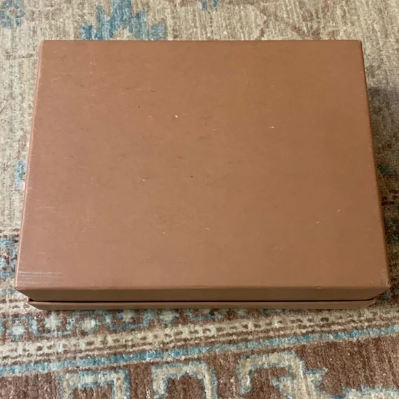 Louis Vuitton Tan Box - Picture 4 of 4